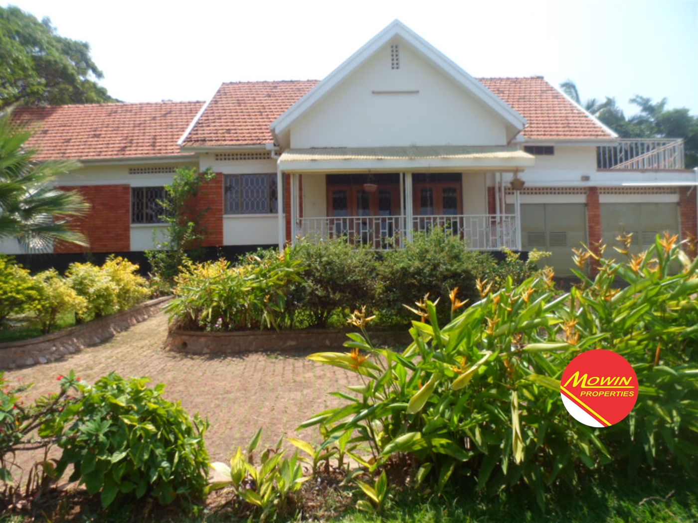 Bungalow for rent in Bugoloobi Kampala