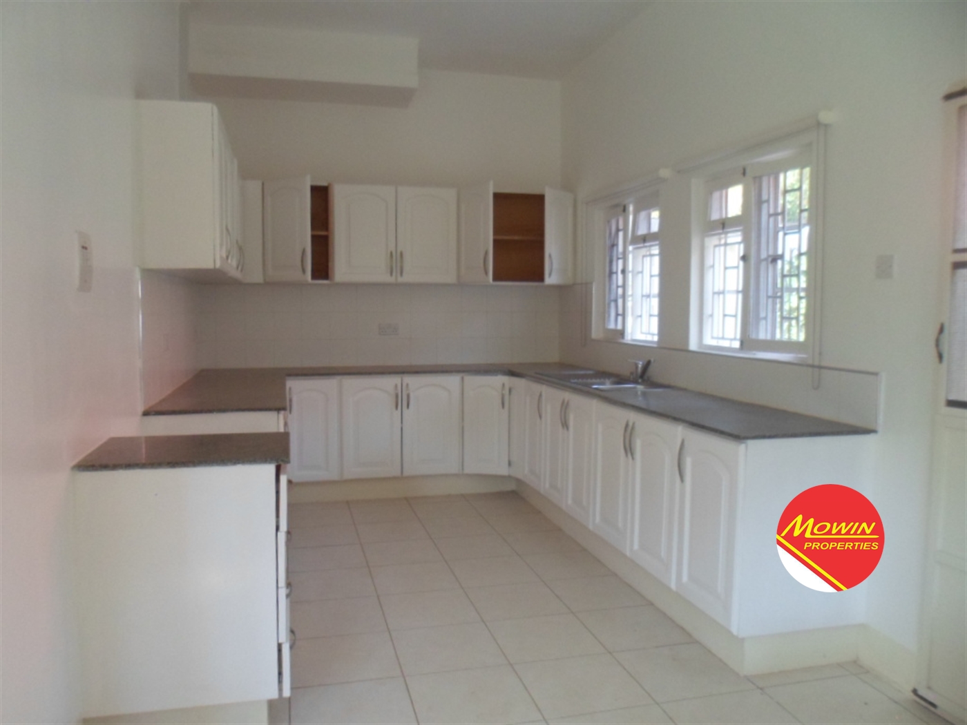 Bungalow for rent in Kololo Kampala