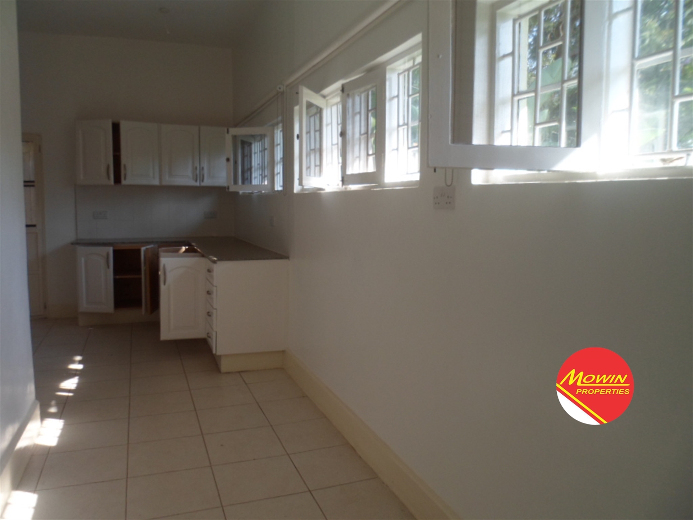 Bungalow for rent in Kololo Kampala