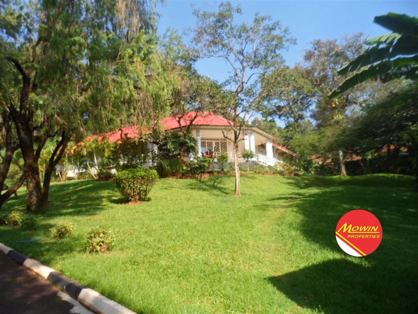 Bungalow for rent in Kololo Kampala