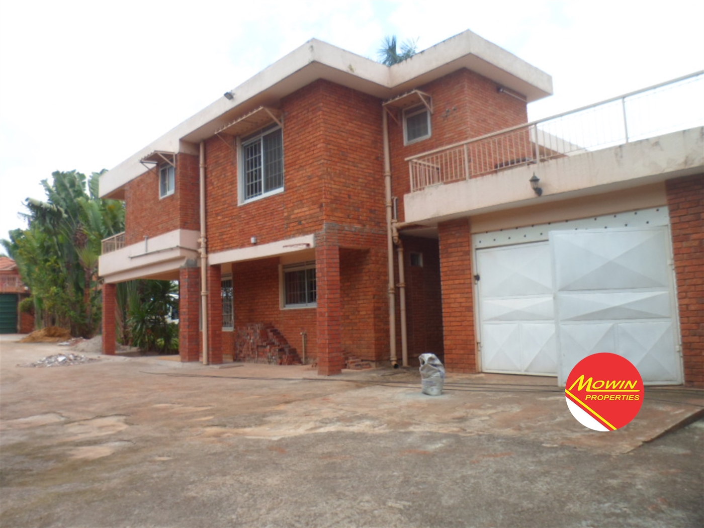 Storeyed house for rent in Muyenga Kampala