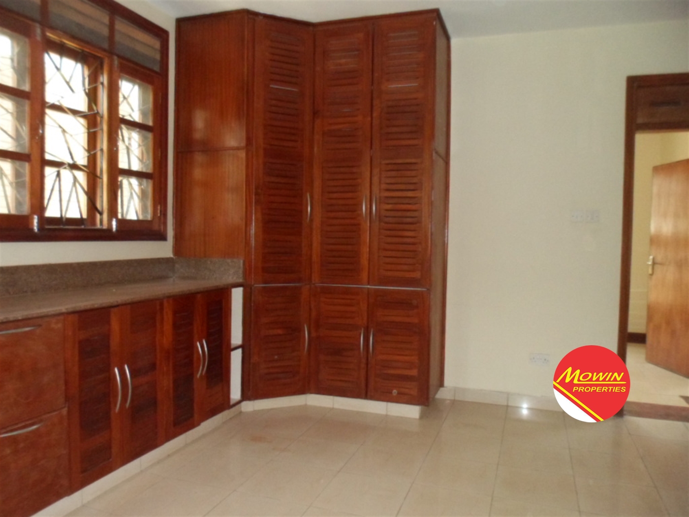 Storeyed house for rent in Bugoloobi Kampala