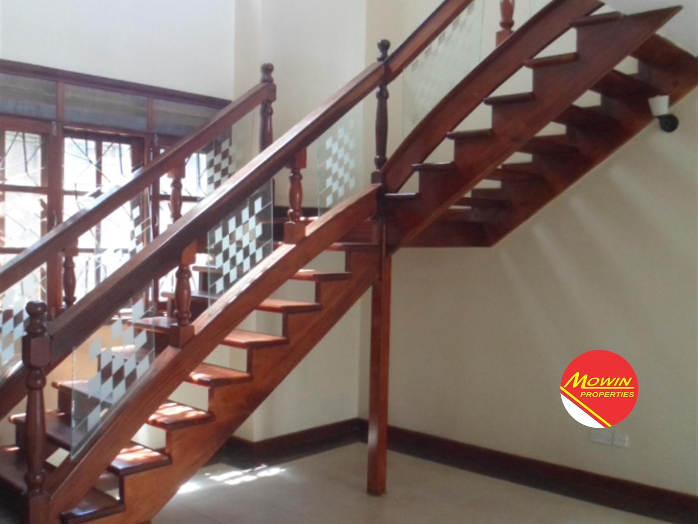 Storeyed house for rent in Bugoloobi Kampala