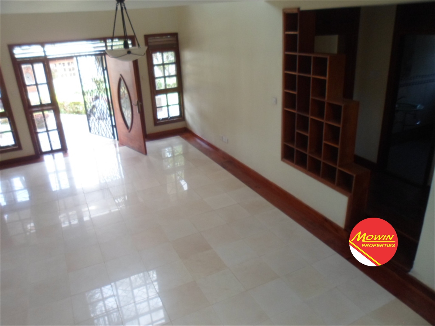 Storeyed house for rent in Bugoloobi Kampala