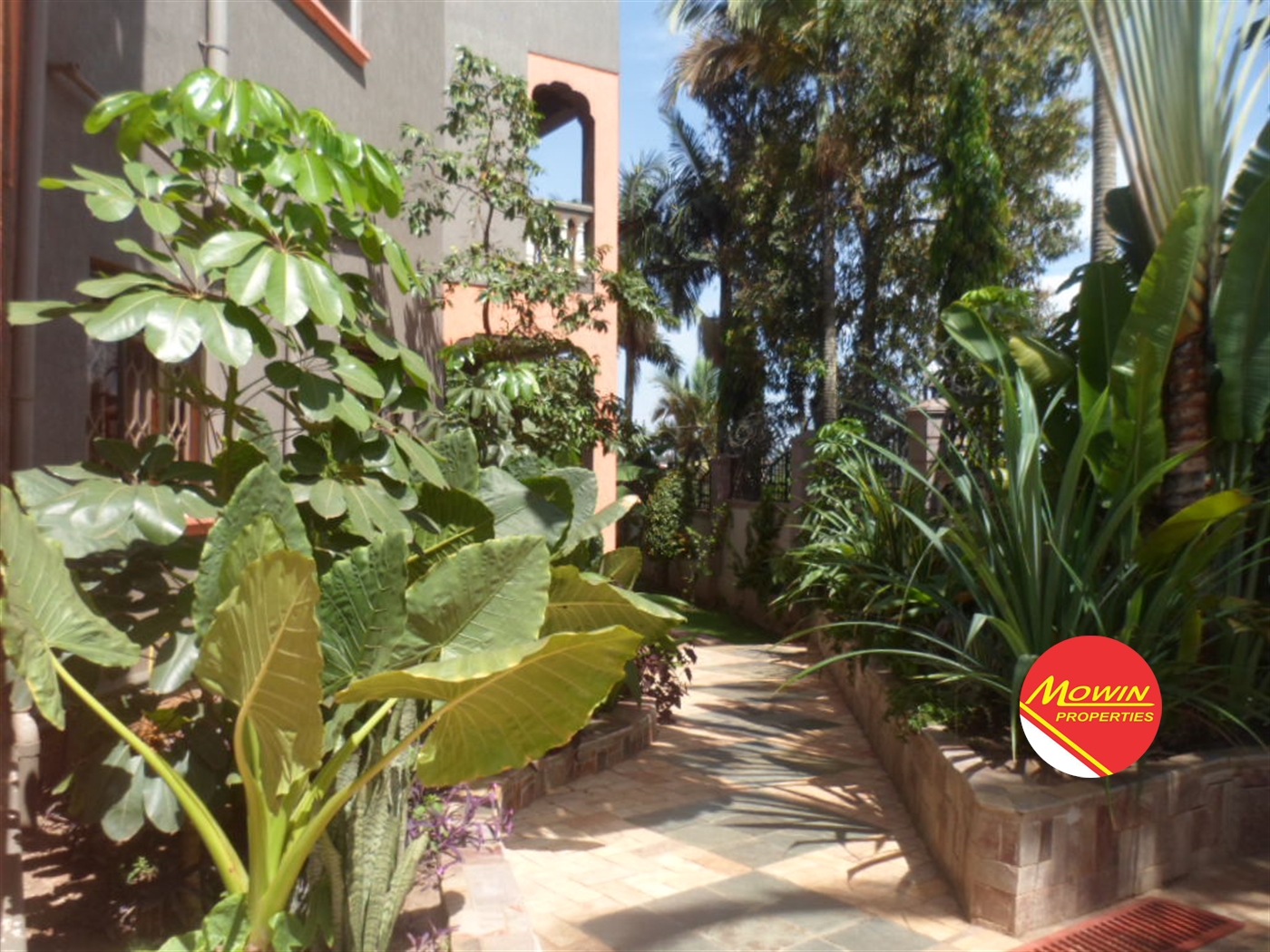 Storeyed house for rent in Kansanga Kampala