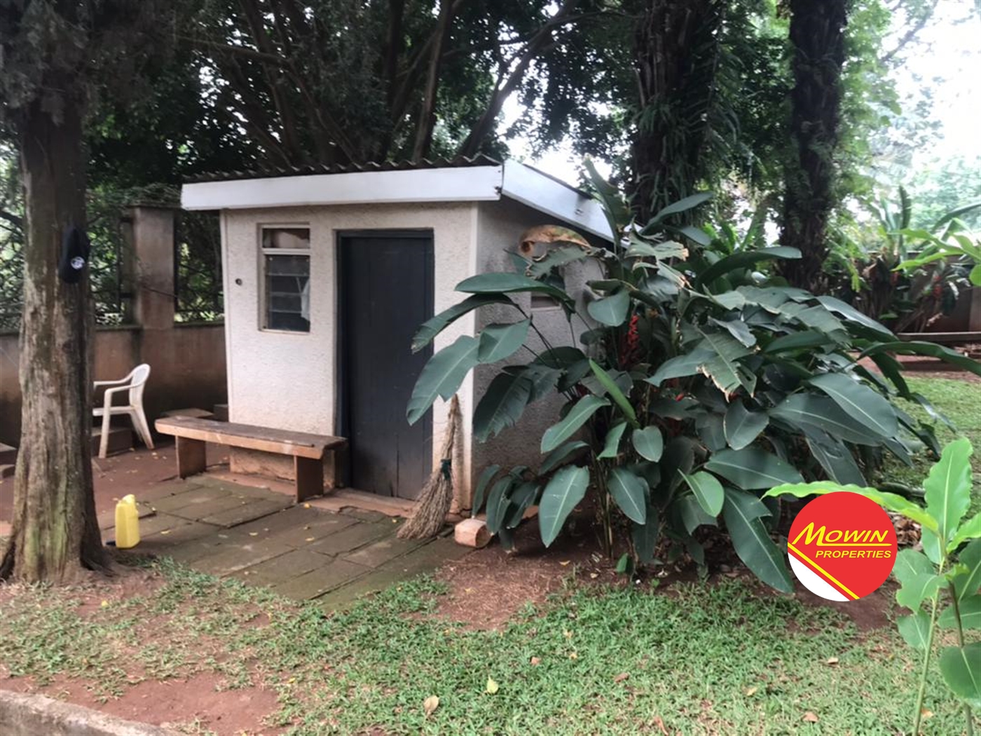 Bungalow for sale in Bugoloobi Kampala