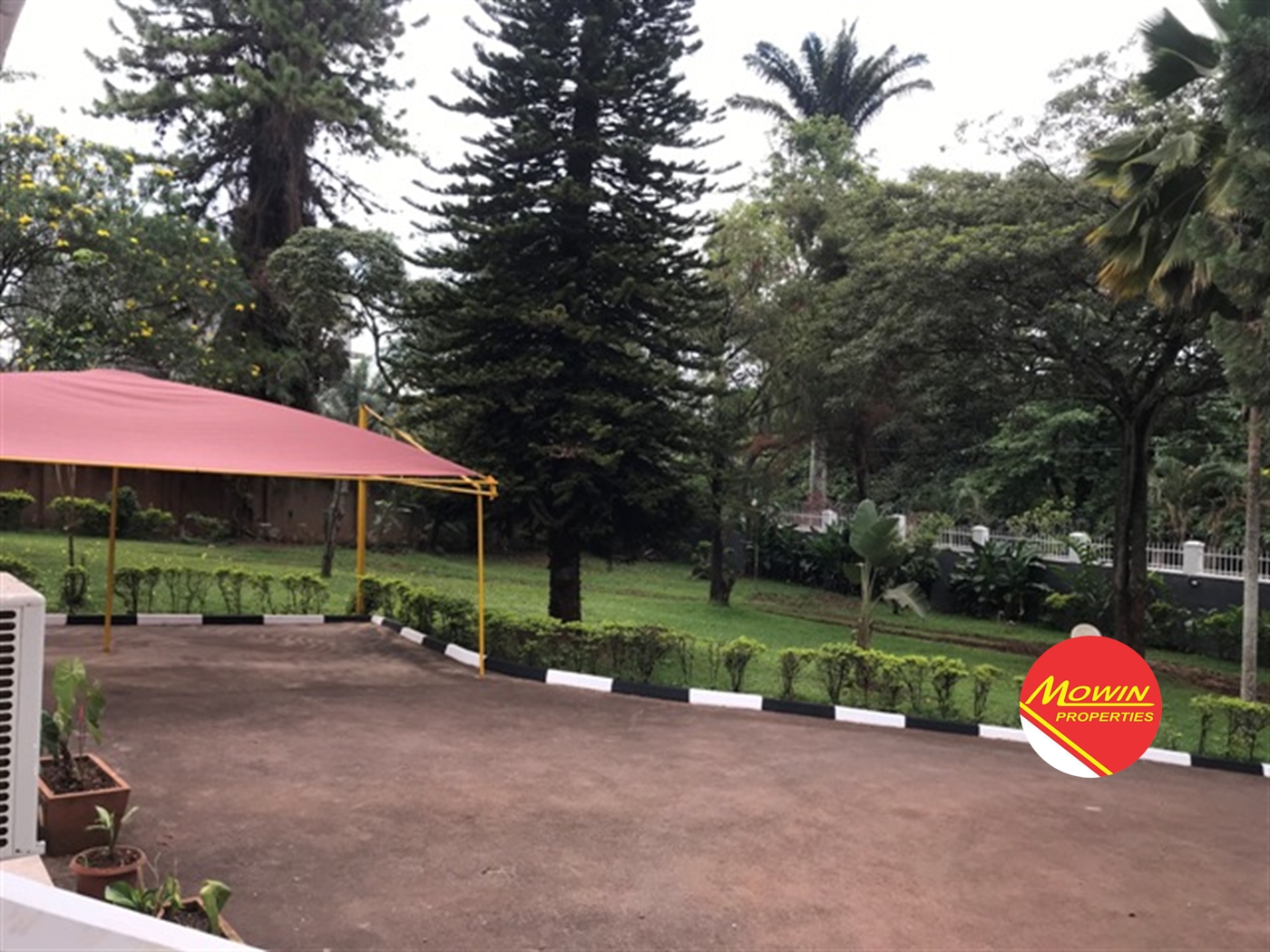 Bungalow for rent in Kololo Kampala