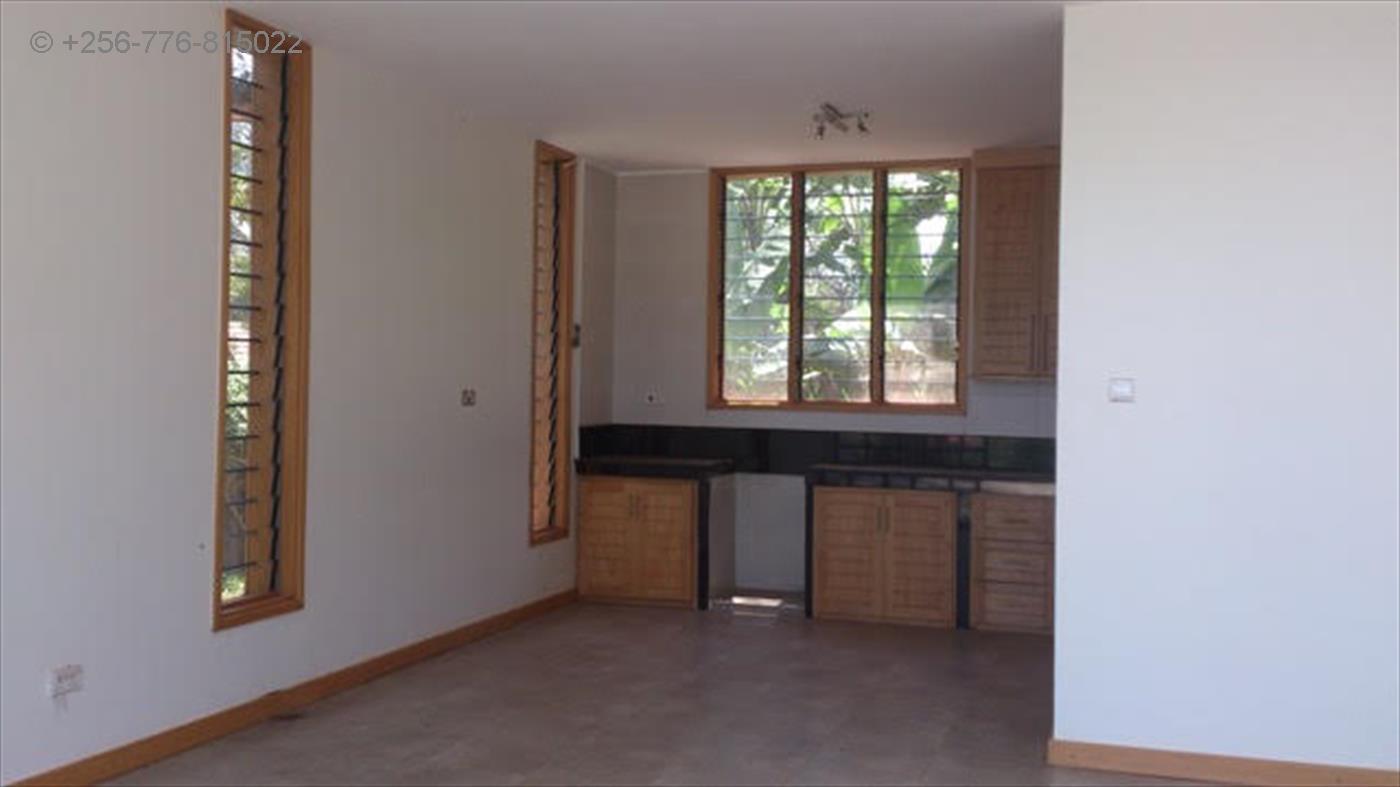 Bungalow for rent in Mutungo Kampala