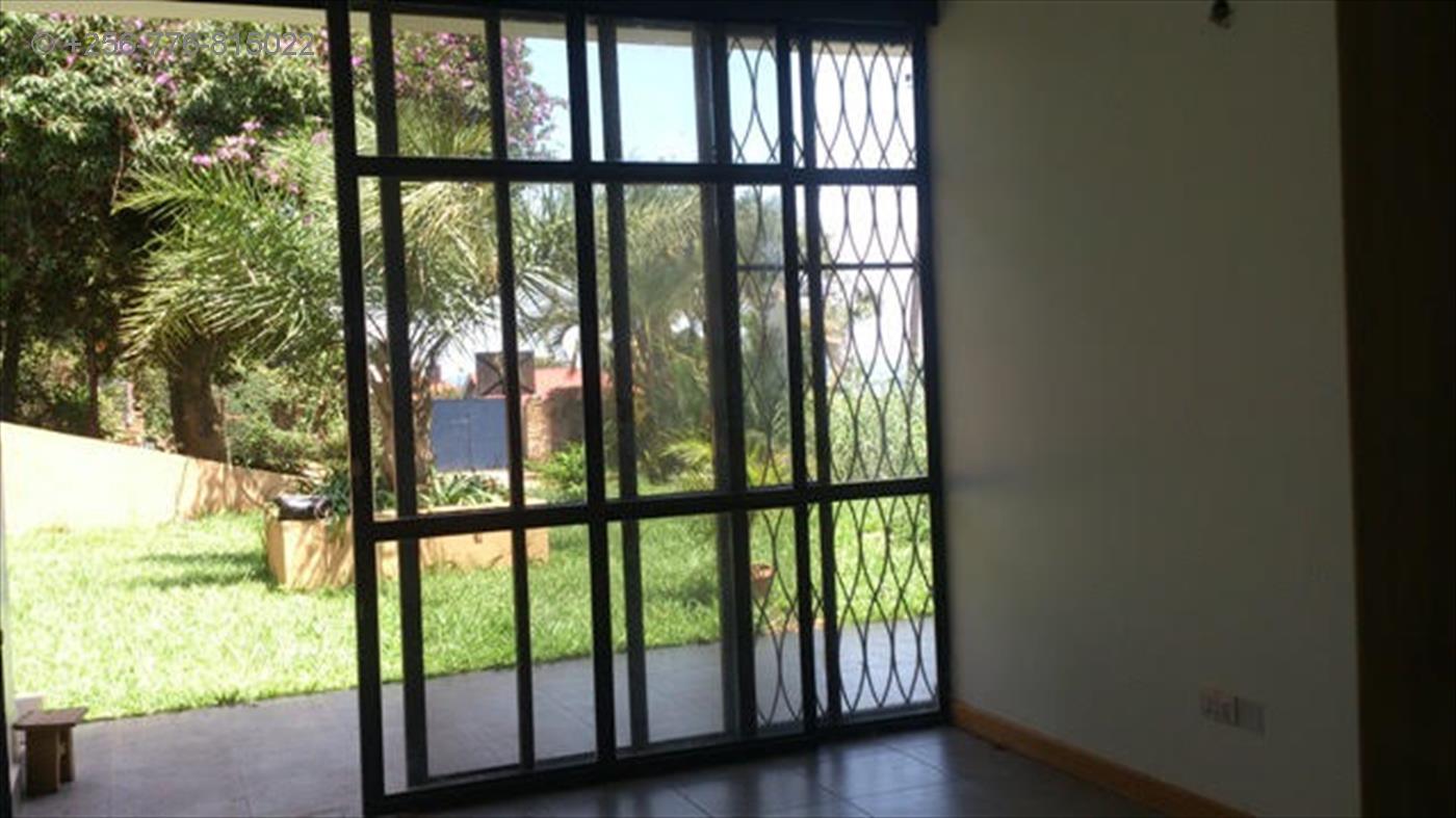 Bungalow for rent in Mutungo Kampala