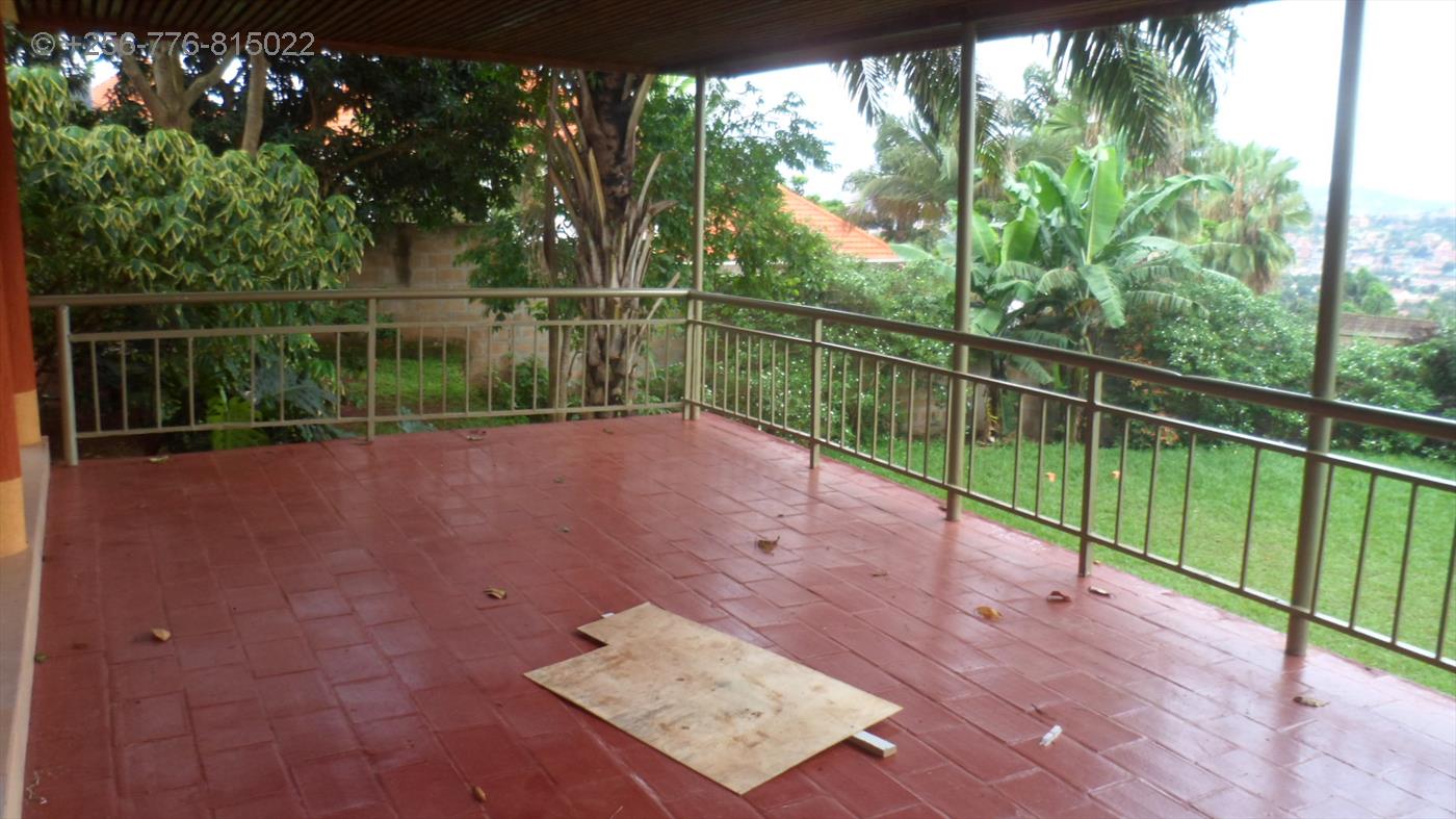 Bungalow for rent in Makindye Kampala