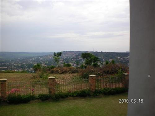 Villa for rent in Lubowa Wakiso