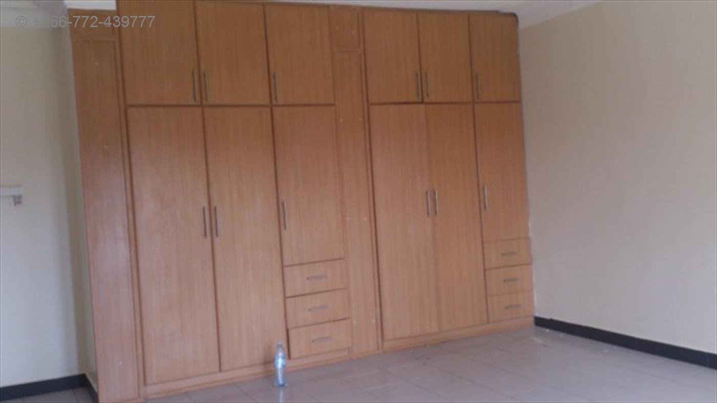 Bungalow for rent in Muyenga Kampala