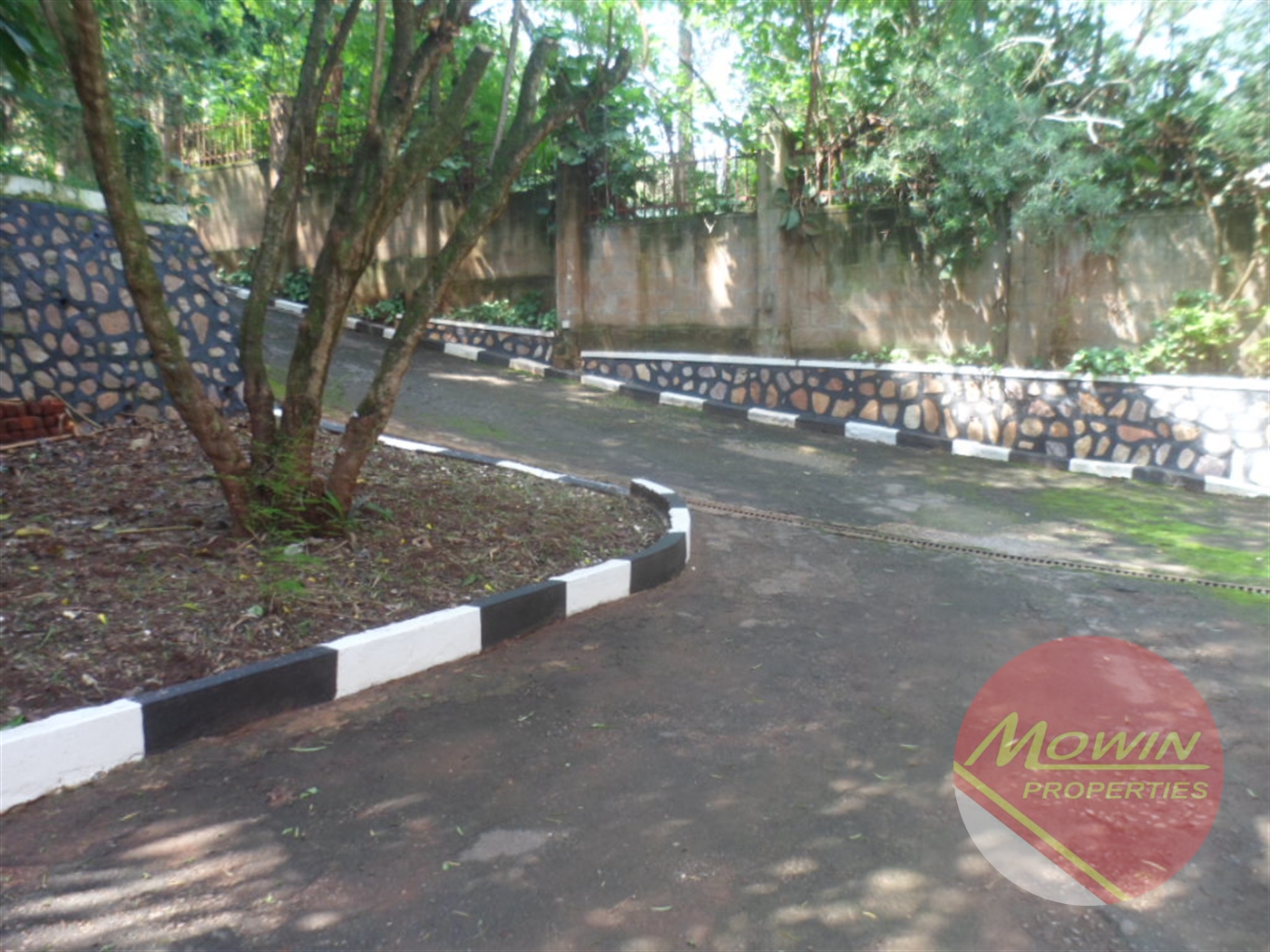 Mansion for rent in Kololo Kampala