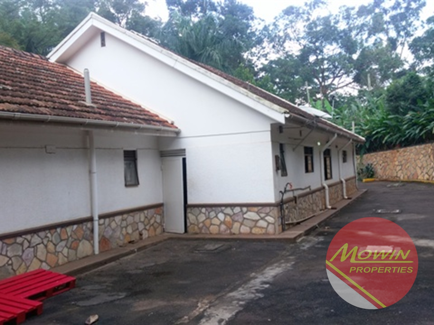 Bungalow for rent in Kololo Kampala