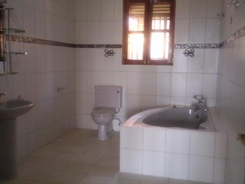 Bungalow for rent in Munyonyo Kampala