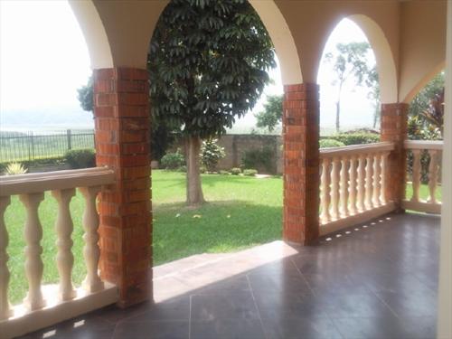 Bungalow for rent in Munyonyo Kampala