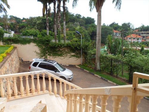 Mansion for rent in Kansanga Kampala