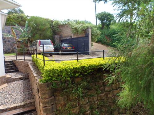 Bungalow for rent in Muyenga Kampala