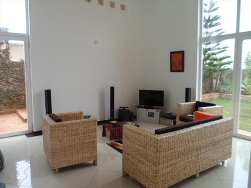 Villa for rent in Lubowa Wakiso