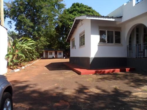 Bungalow for rent in Kololo Kampala