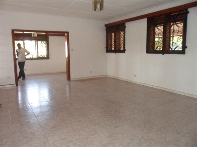 Bungalow for rent in Kololo Kampala