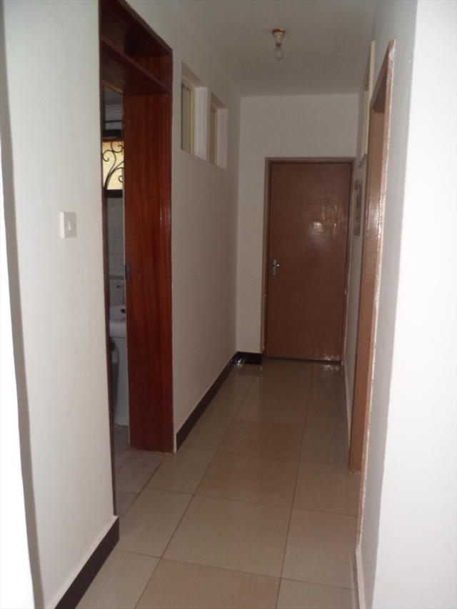 Bungalow for rent in Kololo Kampala