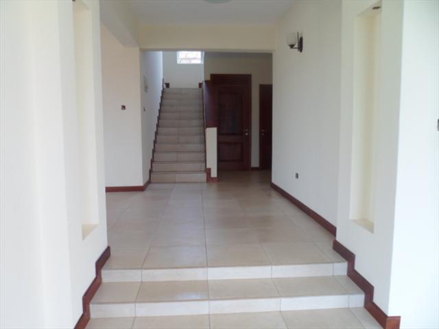 Villa for sale in Lubowa Wakiso