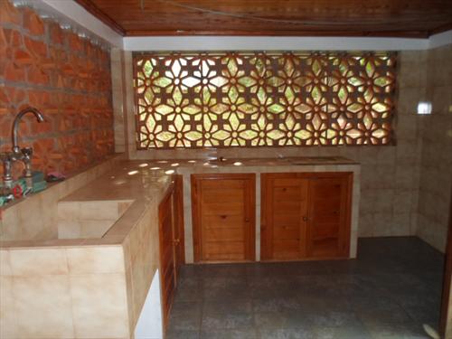 Bungalow for rent in Bugoloobi Kampala