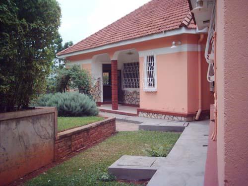 Bungalow for rent in Muyenga Kampala