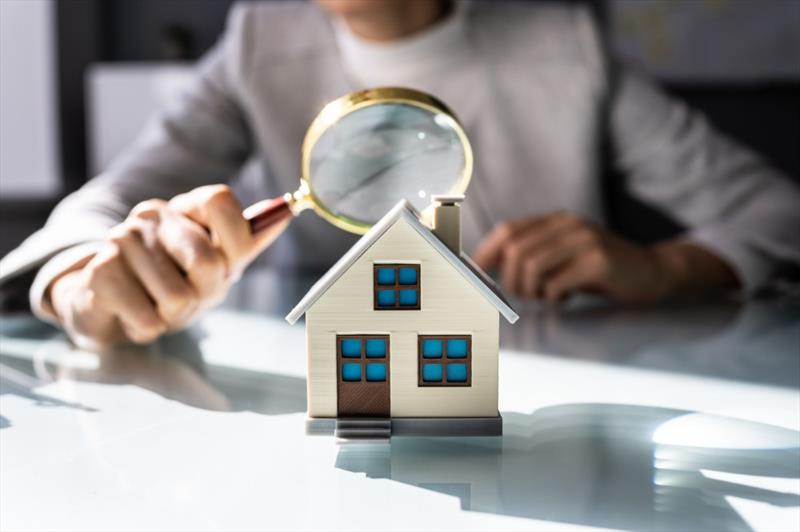 Property valuers Vs the Real Estate Database